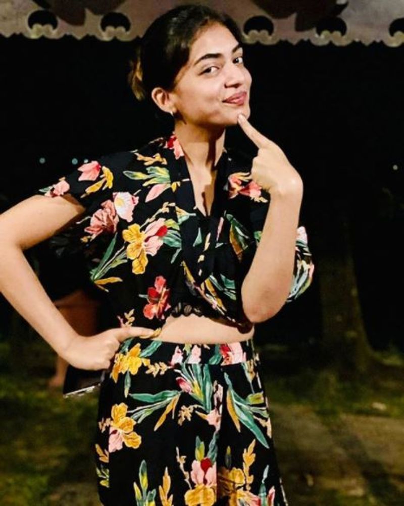 actress nazriya birthday special cute photo gallery