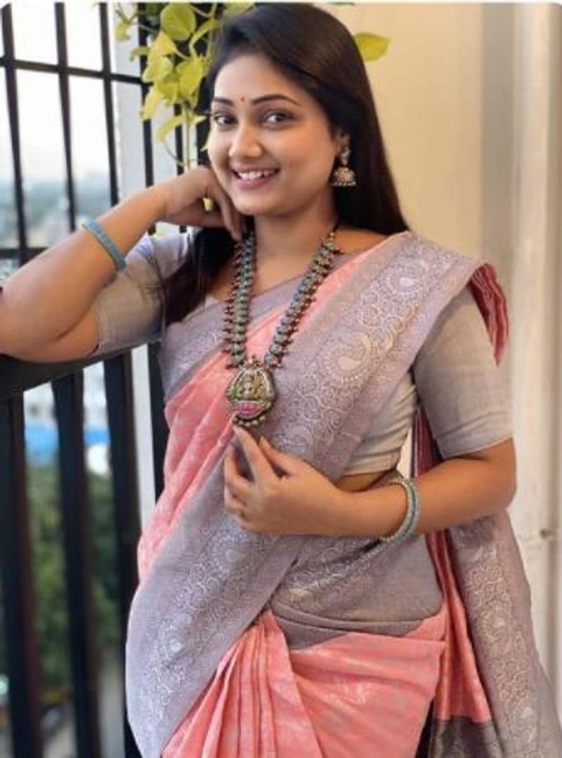 roja serial actress priyanka nalkari saree wear photos