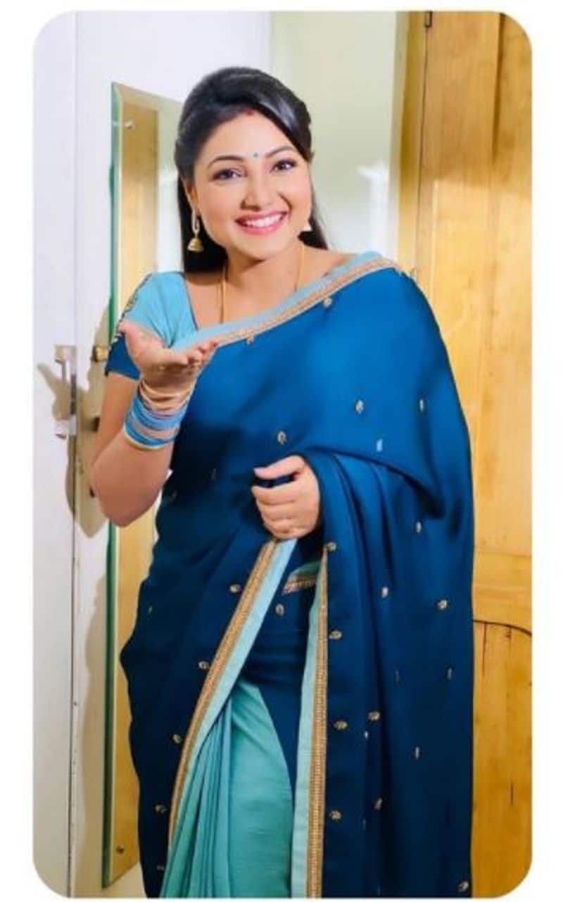 roja serial actress priyanka nalkari saree wear photos