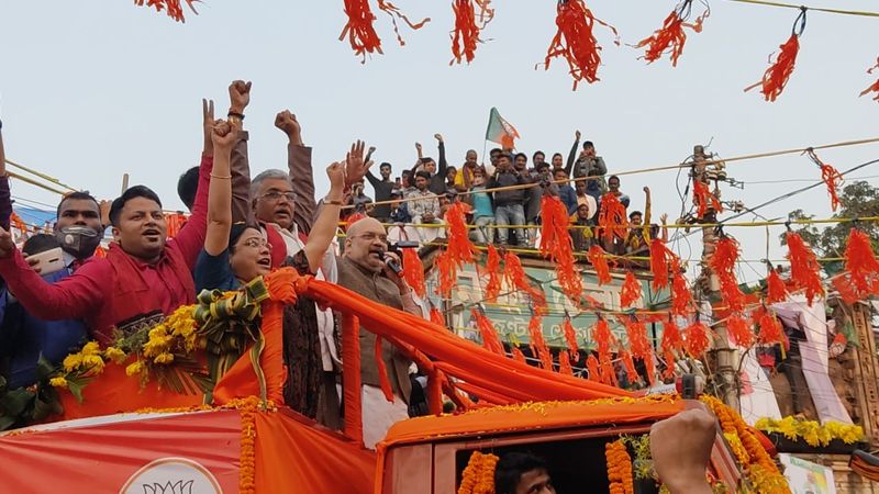<p><br />
এদিন তিনি প্রতিশ্রুতি দিয়ে ফের বলেছেন, ' আমি আপনাদের কথা দিচ্ছি বিজেপি সরকার ক্ষমতায় এলেই আপনাদের সঙ্গে আর অন্যায় হতে দেব না।'</p>