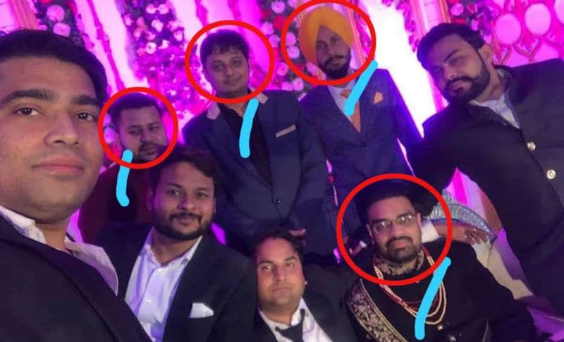 दरअसल, डबरा के रहने वाले कार्तिक का सोमवार को जन्मदिन था। वह बर्थडे का जश्न मनाना चाहता था, लेकिन ऑफिस से उसको छट्टी नहीं मिल रही थी। इसलिए उसने एक दिन पहले रविवार को ही अपने चार दोस्तों के साथ पार्टी करने डबरा से ग्वालियर गया था। जहां उन्होंने दिनभर खूब जश्न मनाया, लेकिन रात में घर लौटते समय उनकी कार अचानक अनियंत्रित होकर जौरासी घाटी पर 25 फीट गहरी खाईं में जा गिरी। चारों की मौके पर ही मौत हो गई।