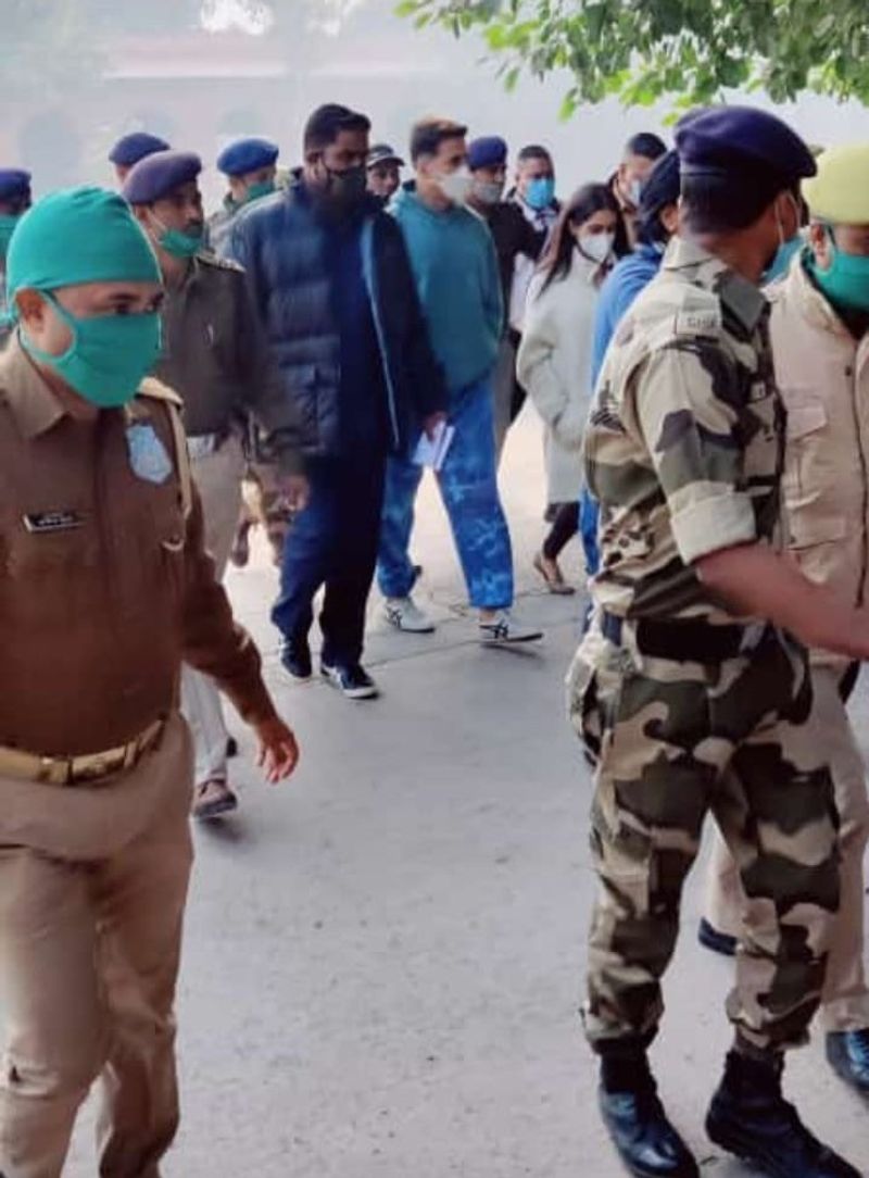 अक्षय कुमार ने ताजमहल के साए में टॉयलेट एंथम भी लॉन्च किए थे। हालांकि तब फिल्म की एक्ट्रेस भूमि पेडनेकर थीं।