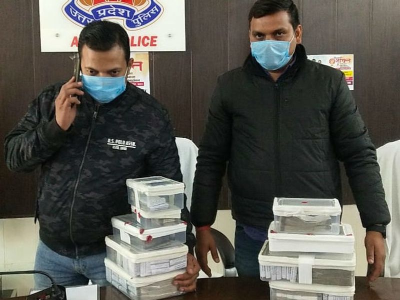 ठाकुरदार बीसी संचालक है। उसके यहां 60 लोग बीसी डालते थे। इसमें उस पर करीब 20 लाख रुपए का कर्जा हो गया था। जिसने अपने बचपन के दोस्त पुनीत से अपनी समस्या बताई। पुनीत ने बैंक से कैश लूटने की सलाह दी।
