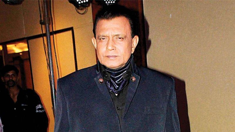 <p>শূণ্য হাতে মুম্বইয়ের পথে পথে ঘুরে ফিরেছিলেন। কোনও দিন বেঞ্চে কেটেছে রাত, কখনও আবার হোস্টেলের বাইরে কেটেছে রাত। </p>