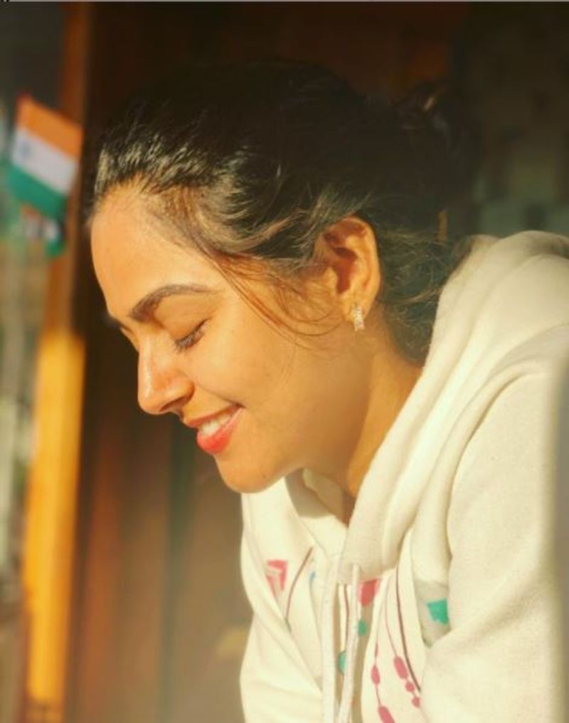 interesting facts about bigg boss 4 Monal Gajjar photo vcs