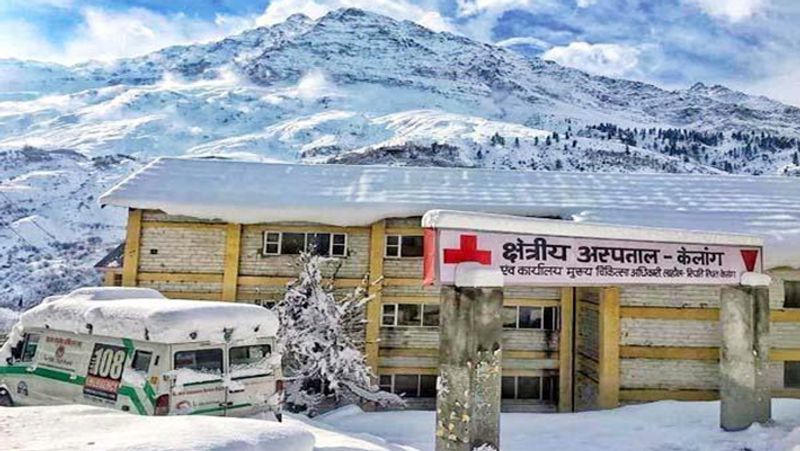 कीलॉन्ग- हिमाचल प्रदेश का कीलॉन्ग लेह मेन रोड पर करीब 40 किलमीटर के दायर में फैला हुआ है। इस जगह का तापमान बहुत कम तो नहीं कहा जा सकता है, लेकिन -2 डिग्री तक गिर ही जाता है। 