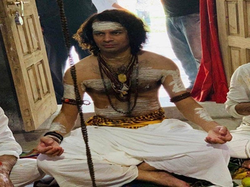इस समय दोनों के बीत तलाक का मामला कोर्ट में लंबित है। तेज प्रताप पर 5 मामले दर्ज हैं। इनमें से पहला मामला डिजास्टर मैनेजमेंट एक्ट और दूसरा मामला एपिडेमिक डिसीज के वॉयलेशन का है।