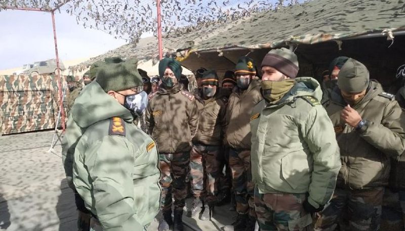 Army chief naravane meets corps in ladakh amid china stand off bsm