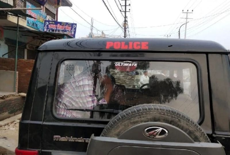 पुलिस की पूछताछ में सामने आया कि वो करीब एक साल से हनी ट्रैप के जाल में सेना के जवानों को फंसा रही थी। वो खुद गिरोह की सरगना है। पुलिस को दोनों ने बताया कि उनके गिरोह के निशाने पर यूपी, राजस्थान, हरियाणा और गुजरात के फौजी थे।