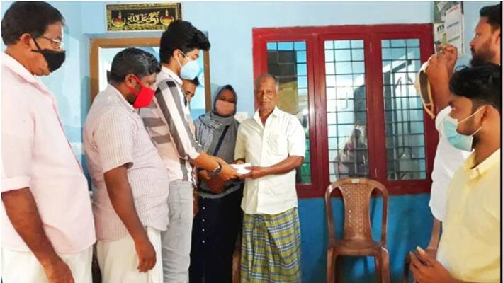 PV Anwar MLA helps the family of Muslim League activists died after fall from vehicle PV Anwar MLA helps the family of Muslim League activists died after fall from vehicle