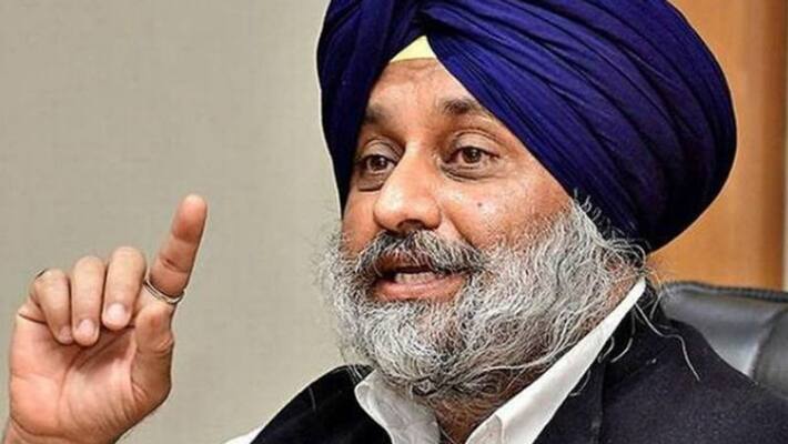 Sukhbir Badal Detained Amid Huge Protest Outside Amarinder Singhs House ksp Sukhbir Badal Detained Amid Huge Protest Outside Amarinder Singhs House ksp
