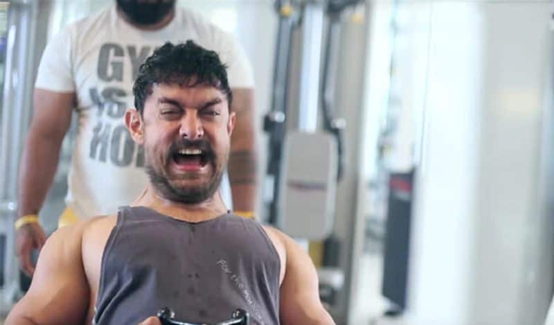 Aamir khan trolled by netizens for not wearing mask while plays with kids vcs