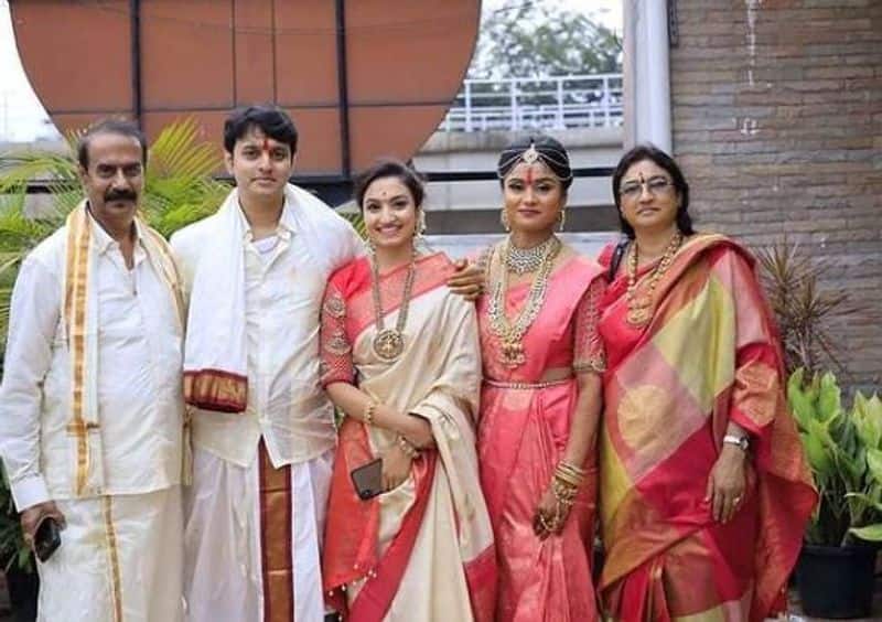Agnisakshi vaishnavi ethnic look in brother wedding vcs