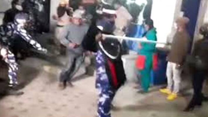 Police lathi-charge BJP workers in North 24 Parganas-dbr Police lathi-charge BJP workers in North 24 Parganas-dbr