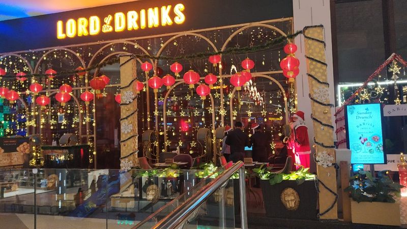Along with Park Street South City Mall has been set up for Christmas celebration BDD