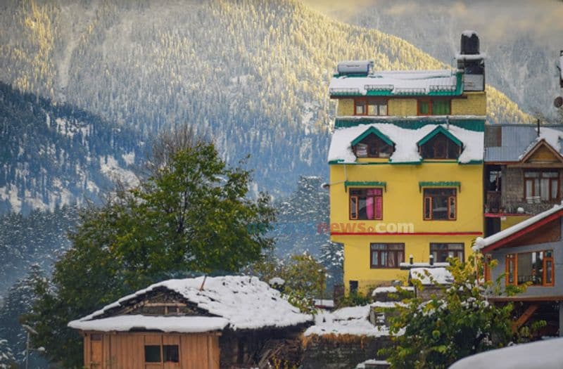 During a snow in Manali anandu prabha s photostory