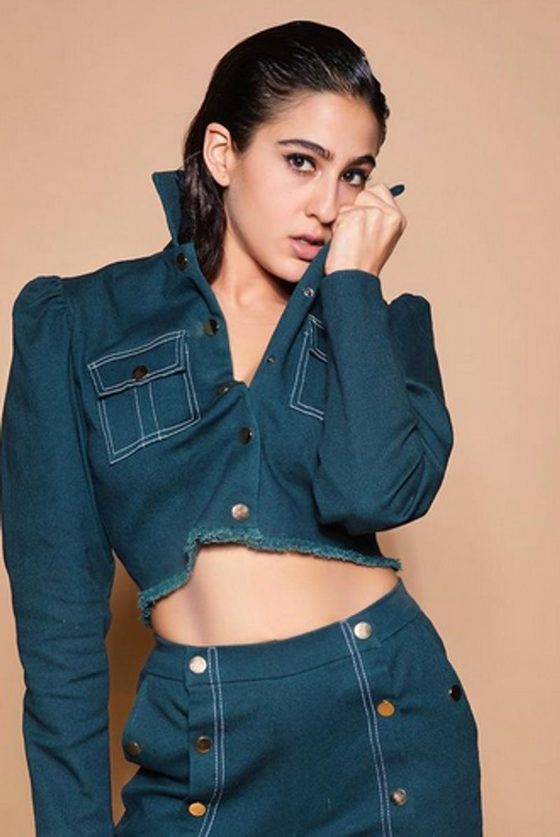 Sara Ali Khan share her photo