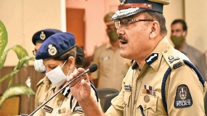 Mobile apps loan scam, Hyderabad Police arrested 16 people MJA Mobile apps loan scam, Hyderabad Police arrested 16 people MJA