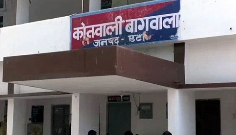 टीचर्स और अन्य स्टूडेंटों ने घटनों की जानकारी देते हुए टेम्पो का पीछा किया। मीडिया रिपोर्ट्स के मुताबिक करीब 5 किमी आगे जाकर टेम्पो वाले को पकड़ लिया। वहां से लहूलुहान हालत में छात्रा को हॉस्पिटल भेजा गया।
फोटो सोर्स- आजतक