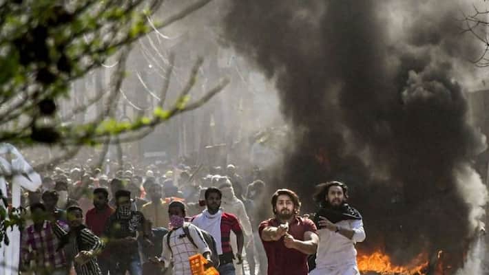 Delhi riots: Court directs police to probe if attempt made to shield five offenders for lack of evidence-dnm Delhi riots: Court directs police to probe if attempt made to shield five offenders for lack of evidence-dnm