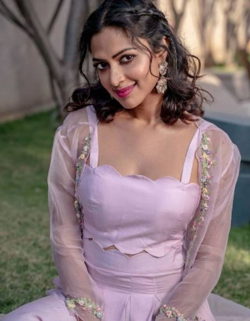 actress amalapaul latest hot photo gallery