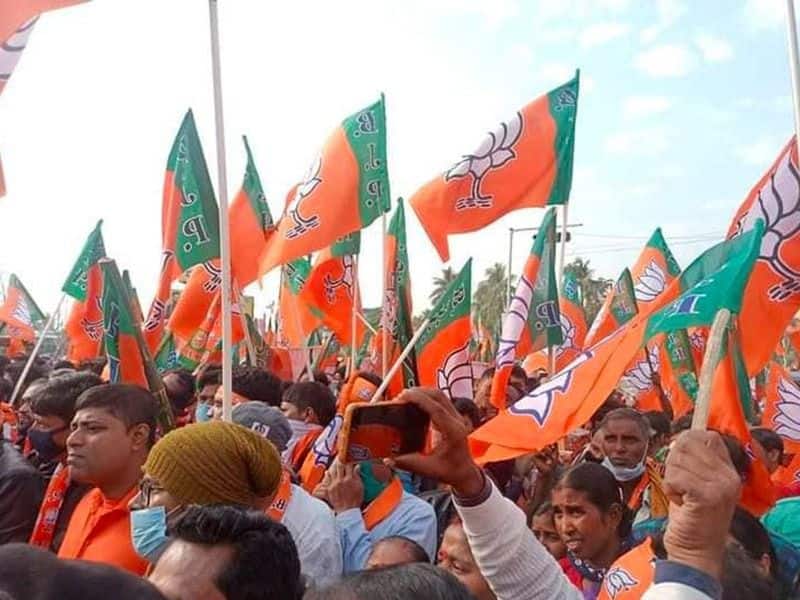 Suvendu Adhikari held a  mega road show at Kanthi in East Midnapore after joining BJP spb