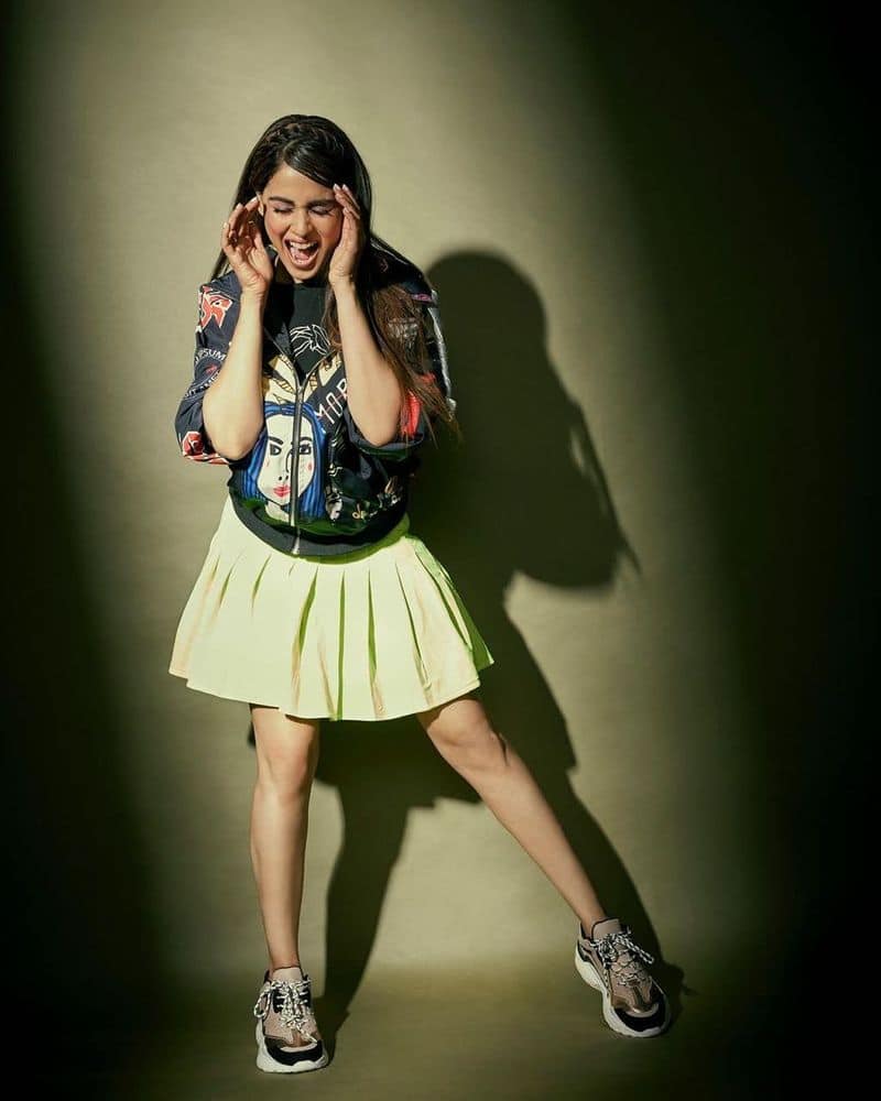 Actress Genelia latest stunning look photo shoot wins internet