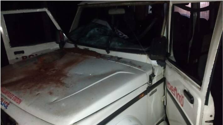 criminals attack police jeep in thiruvananthapuram criminals attack police jeep in thiruvananthapuram