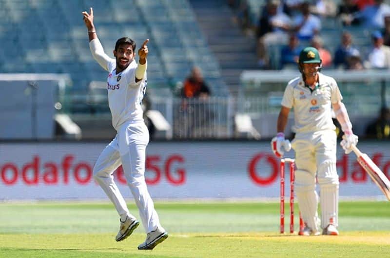 ashwin again sent smith to pavilion for duck and australia lost 3 early wickets in second test