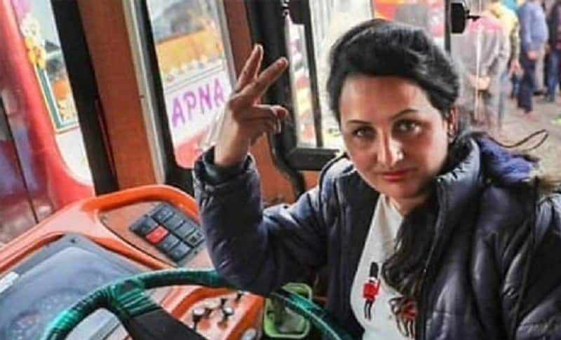 Meet Pooja Devi, The First Woman Bus Driver From Jammu And Kashmir lns