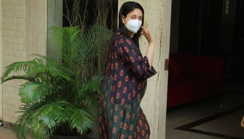 Kareena Kapoor Khan flaunts her baby bump in a maxi dress ADB