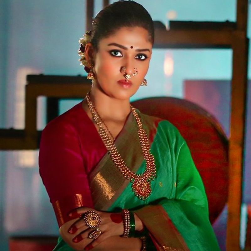 தமிழ் சினிமா ரசிகர்கள் மத்தியில் லேடி சூப்பர் ஸ்டார் என்ற அளவிற்கு உயர்ந்துள்ள நயன்தாரா, இயக்குநர் விக்னேஷ் சிவனை காதலித்து வருவது அனைவரும் அறிந்த செய்தி. நானும் ரவுடி தான் படத்தில் நடித்த போது இருவருக்கும் இடையே ஏற்பட்ட நட்பு, காதலாக மலர்ந்து தற்போது 5 ஆண்டுகளை கடந்தும் மனம் வீசி வருகிறது.
