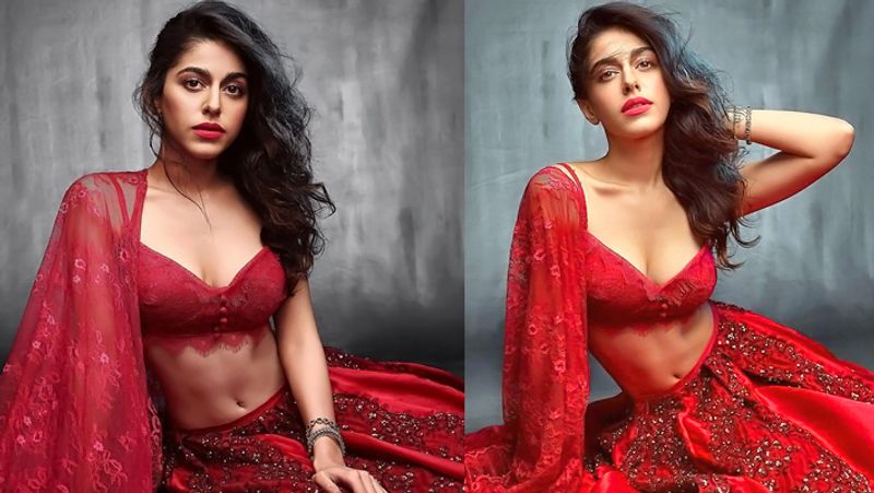 Pooja Bedi daughter Alaya Furniturewala glamorous pics viral