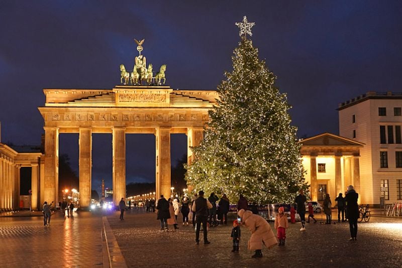 How the whole world celebrate Christmas amid the Coronavirus Pandemic ALB