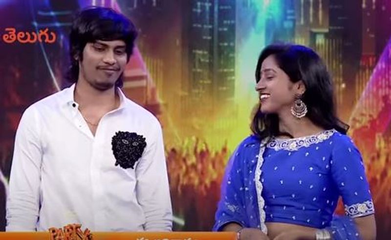 yasaswi surprise visit his lover jhansi on stage arj
