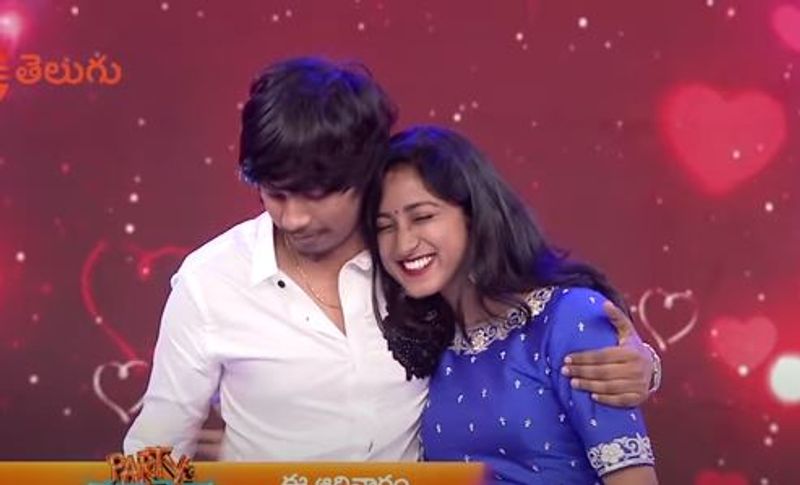 yasaswi surprise visit his lover jhansi on stage arj