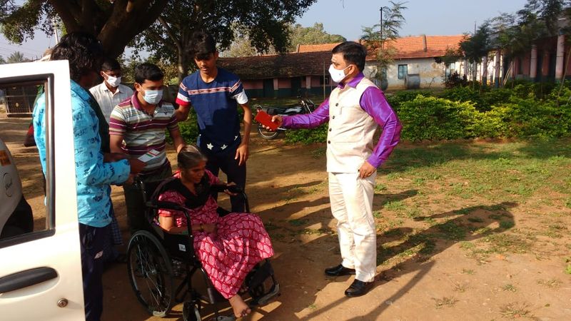 People Cast Thier Vote in Grama Panchayat Election in Karnataka grg