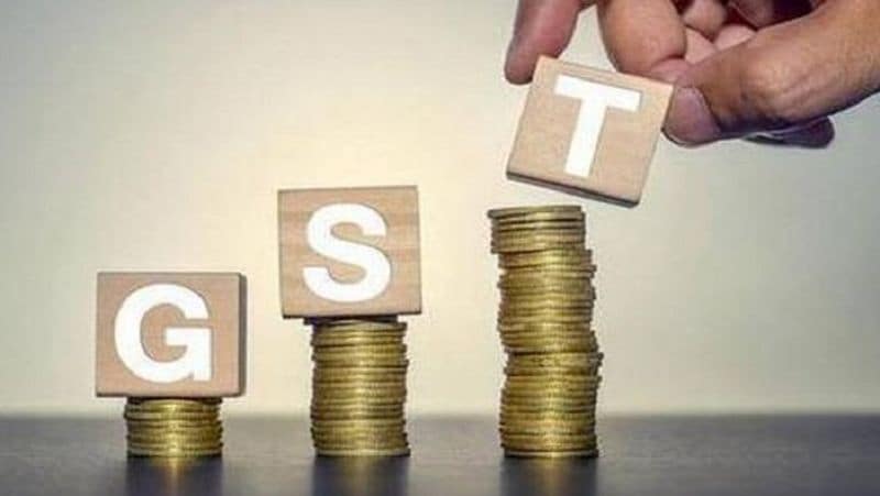 वित्त मंत्रालय के एक वरिष्ठ अधिकारी का कहना है कि इस नियम से सिर्फ 45,000 टैक्सपेयर्स पर ही असर पड़ेगा। यह 1.2 करोड़ टैक्स बेस का मात्र 0.37 फीसदी है। अधिकारियों का कहना है कि इस नियम से ईमानदार कारोबारियों पर कोई असर नहीं पड़ेगा। (फाइल फोटो)