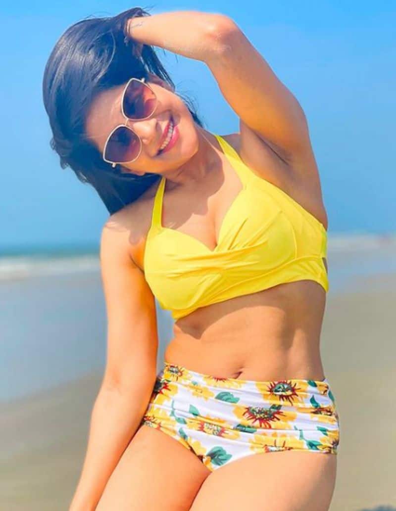 Bigg Boss Tamil fame Sakshi Agarwals hot sun kissed photos in bikini set the internet on fire dpl