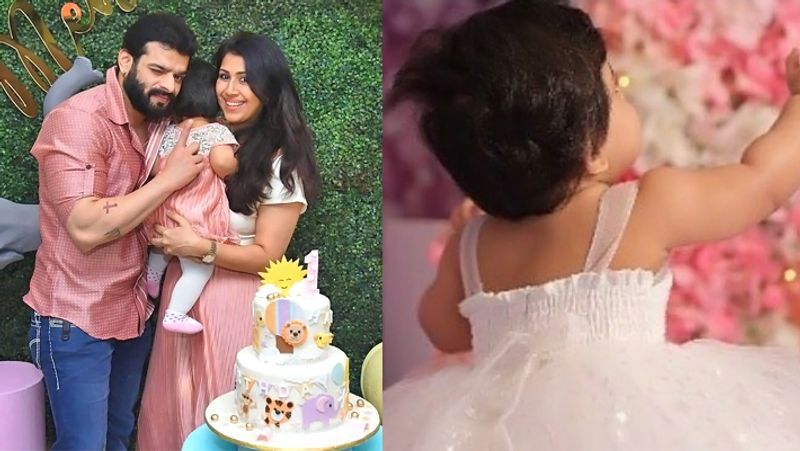 अंकिता और करण ने 3 मई 2015 को मुंबई में गुजराती रीति रिवाज से शादी की थी। बता दें, अंकिता ने 'संजीवनी' (2002), 'देखा एक ख्वाब' (2011-12), 'एक नई पहचान', 'सजदा तेरे प्यार में', 'रिपोर्टर्स' (2013), 'जीवनसाथी' और 'ये प्यार ना होगा कम' जैसे सीरियल्स में काम किया है।