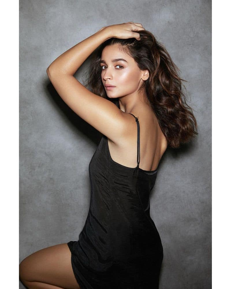 Deepika Padukone to Alia Bhatt: 5 divas who looked smoking hot in black dress-SYT