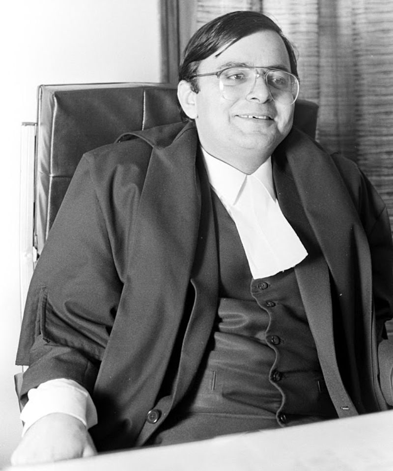 जेटली को 1990 में दिल्ली हाईकोर्ट ने सीनियर एडवोकेट की मान्यता दी थी। जेटली के क्लाइंट हर पार्टी से थे। चाहे वो शरद यादव हों या माधवराव सिंधिया। लालकृष्ण आडवाणी से लेकर पेप्सी और कोकाकोला कंपनियों तक के जेटली ने केस लड़े।