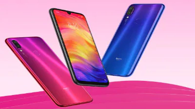 Maplin Shomi Note 7 4G
भारतीय बाजार में शाओमी के फोन्स की बहुत डिमांड है। ये फोन शानदार फीचर्स के साथ ही बेहद कम दाम में भी आते है। अमेजन पर Maplin Shomi Note 7 4G शानदार डिस्काउंट के साथ मिल रहा है। इस फोन की कीमत 3,999 रुपए है। फोन में आपको 5.5 इंच फुल एचडी आईपीएस डिस्प्ले, 2.5 डी कर्व्ड ग्लास के साथ ही 2 जीबी रैम, 16 जीबी इंटरनल स्टोरेज मिलती है। इसमें 5 Mpix का सिंगल फ्रंट कैमरा भी है और 3000 एमएएच रिमूवेबल ली-आयन बैटरी भी है।
(Sorce- https://www.amazon.com/)