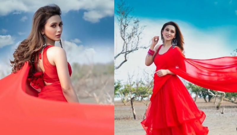 শনিবারই সাংসদ অভিনেত্রীর রক্তপরীক্ষা সহ বেশ কিছু টেস্ট হওয়ার কথা ছিল। এবং সমস্ত রিপোর্টই তার ভাল। কিন্তু তারপরেও কেন অসুস্থ হয়ে পড়লেন তা নিয়ে চিন্তিত চিকিৎসক।