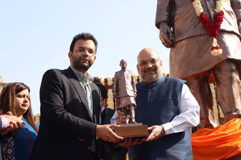 Amit Shah unveils Arun Jaitley statue at Delhi District Cricket Association premise ckm