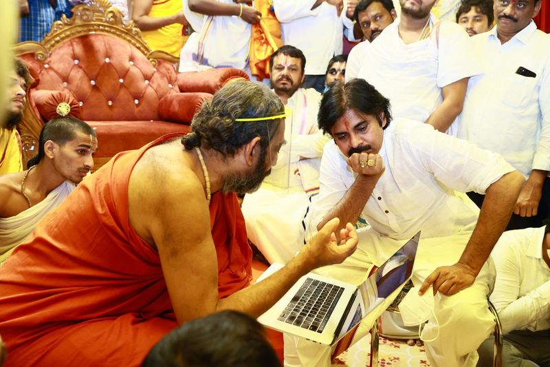 janasena chief pawan kalyan meeting with chinajiyar swamy