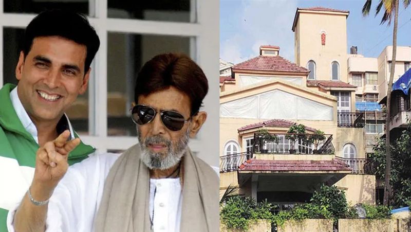 राजेश खन्ना के सुपरस्टार बनने में उनका अपना टैलेंट तो था ही लेकिन इसके अलावा भी उनकी किस्मत चमकने के पीछे एक मजेदार कहानी है। आपको बता दें कि राजेश खन्ना रिश्ते में अक्षय कुमार के ससुर लगते हैं।