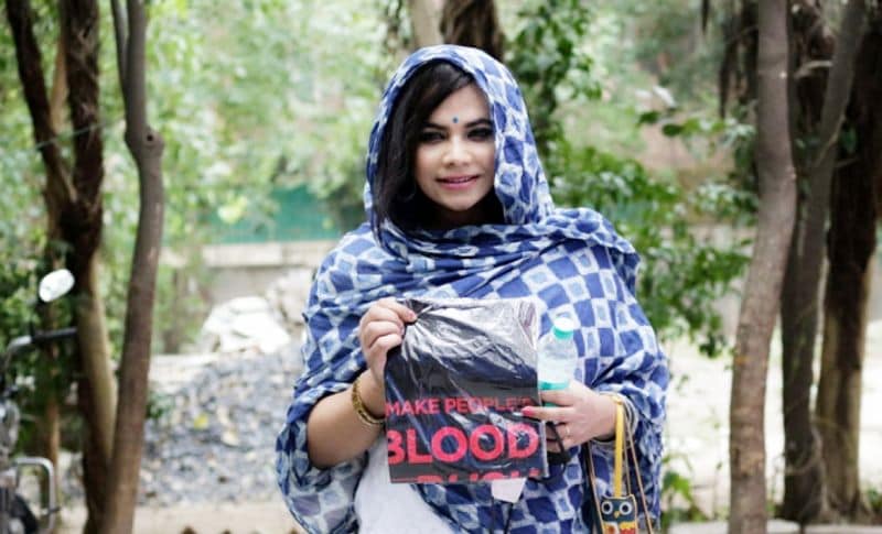उरूज का कहना है कि लोगों की सोच को बदलने के लिए मैंने इस कैफे को शुरू किया है। यह कैफे सभी के लिए उत्पीड़न से मुक्त है। यहां पर हर प्रकार के लोग आते हैं और अपने जीवन के सुख-दुख की बातें शेयर करते हैं। मेरी ख्वाहिश है कि इस तरह के रेस्त्रां देश के हर शहर में खोलना चाहती हूं। ताकि ट्रांसजेंडर्स के प्रति लोगों की सोच में बदलाव आए। इन कैफे को भी ट्रांसजेंडर्स ही चलाएं ताकि वह मेनस्ट्रीम में आएं।

