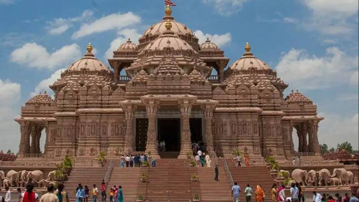 Swaminarayan Akshardham New Year darshan entry time will be from 10 am to 6 and 30 pm KPP Swaminarayan Akshardham New Year darshan entry time will be from 10 am to 6 and 30 pm KPP