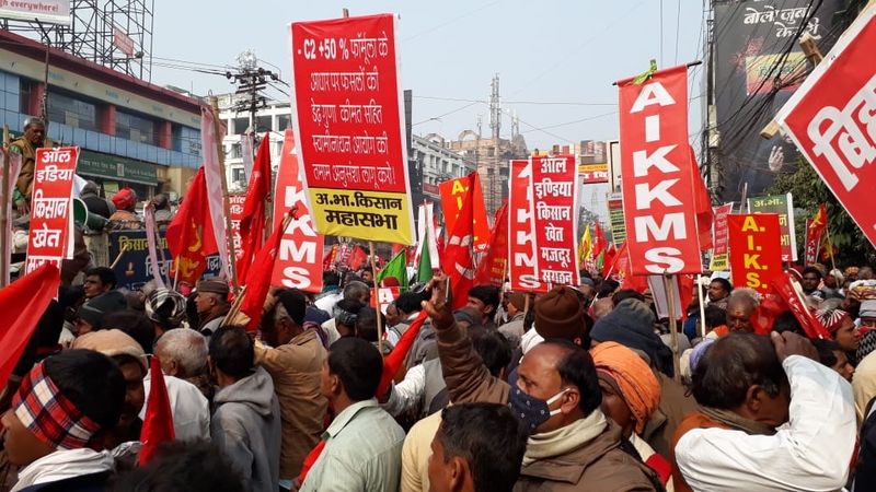 अखिल भारतीय किसान महासभा के बिहार प्रदेश सचिव रामाधार सिंह ने कहा कि सरकार विरोध-प्रदर्शन को खत्म करना चाहती है। यह किसानों पर अन्याय है। हम लोग राजभवन जाकर राज्यपाल को ज्ञापन देना चाहते हैं।
